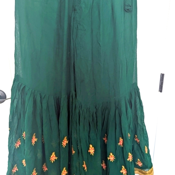 3 piece Pakistani Semi bridal full sharara set with duppatta - Picture 2 of 4